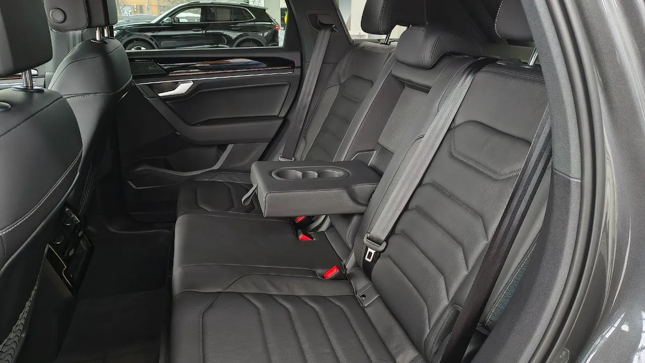 Зображення Touareg Silver 3.0 V6 TDI