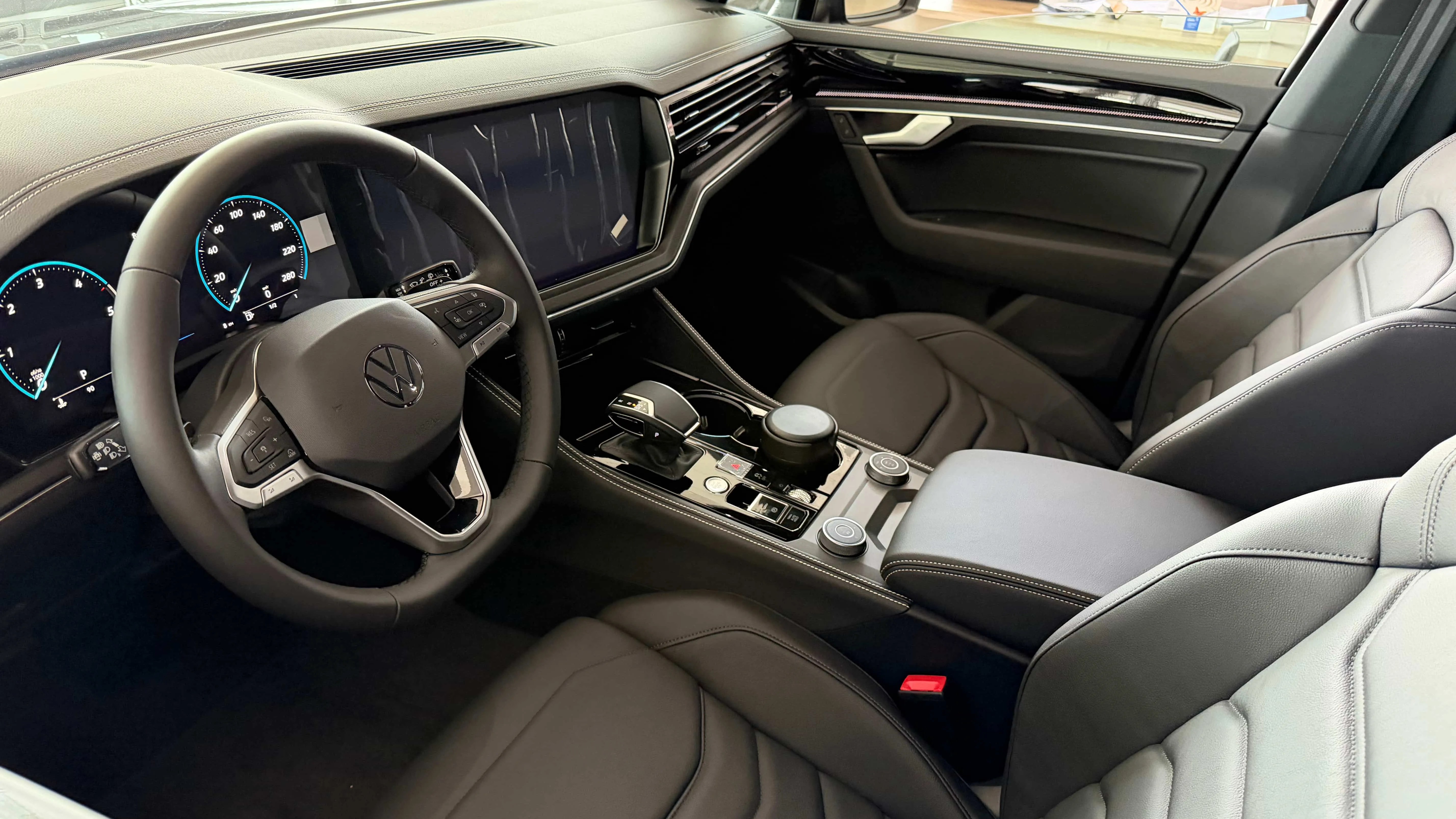 Зображення Touareg Silver+ 3.0 V6 TFSI