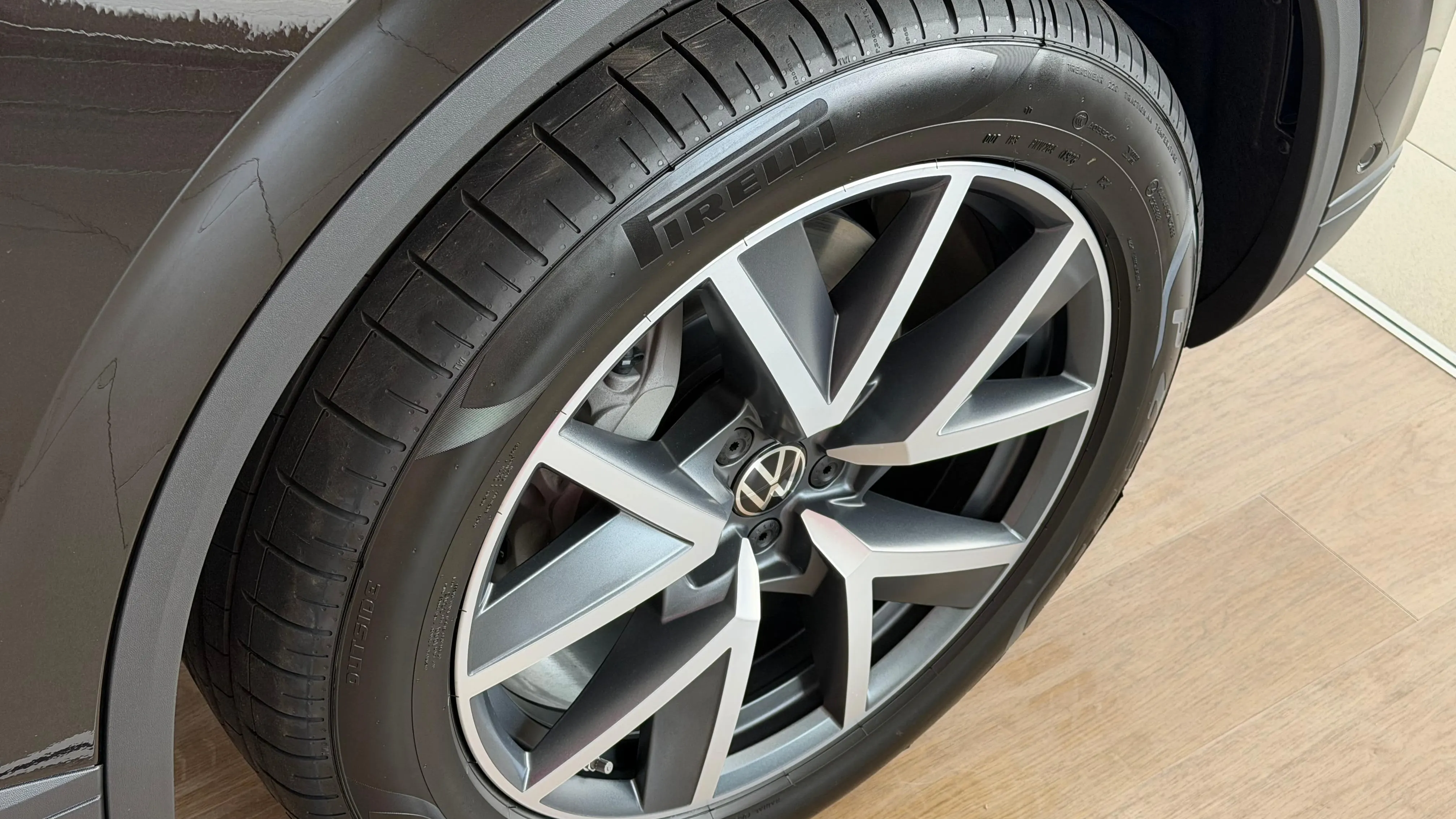Зображення Touareg Silver+ 3.0 V6 TFSI