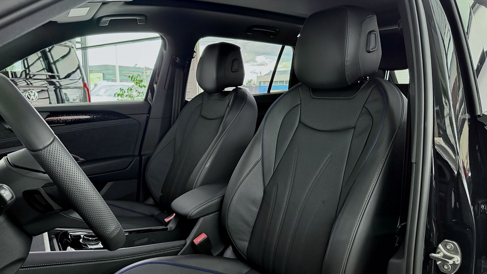 Зображення Tayron R-Line Platinum 2.0 TDI 4M