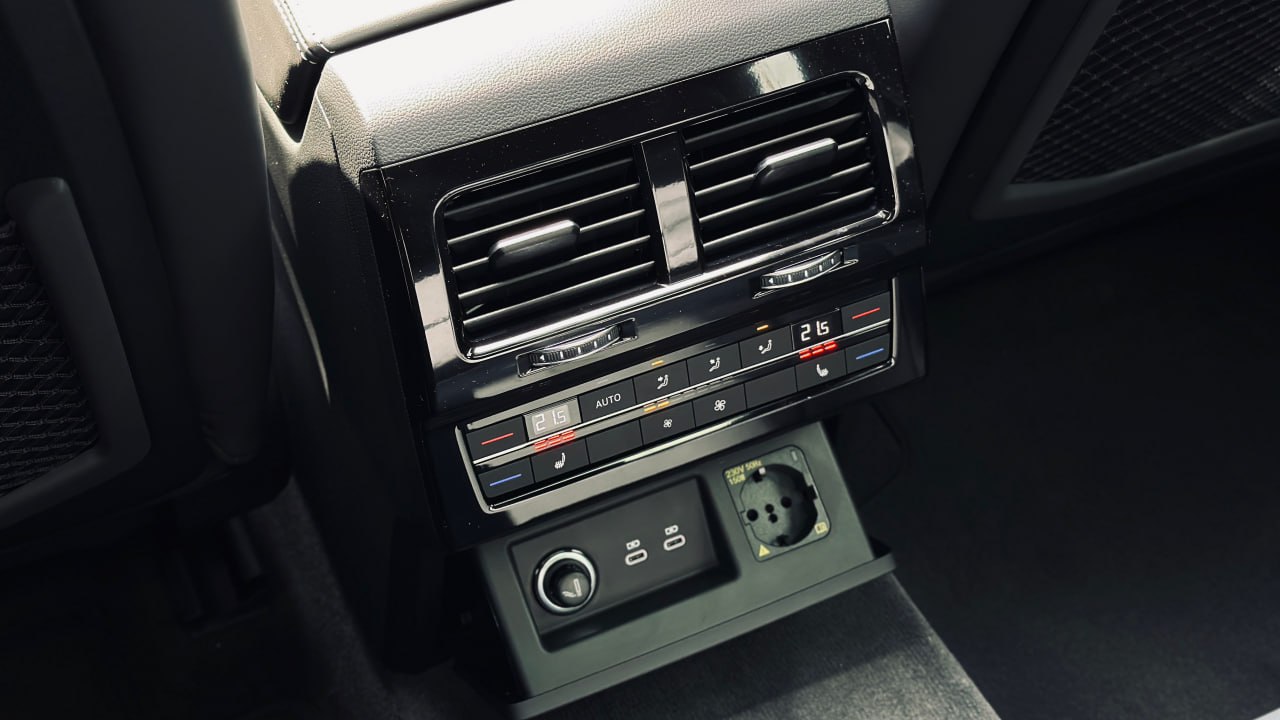 Зображення Touareg R-Line Platinum1 3.0 V6 TDI