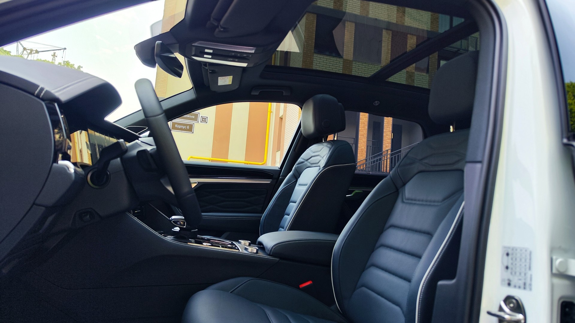 Зображення Touareg R-Line Final Edition2 3.0 V6 TDI