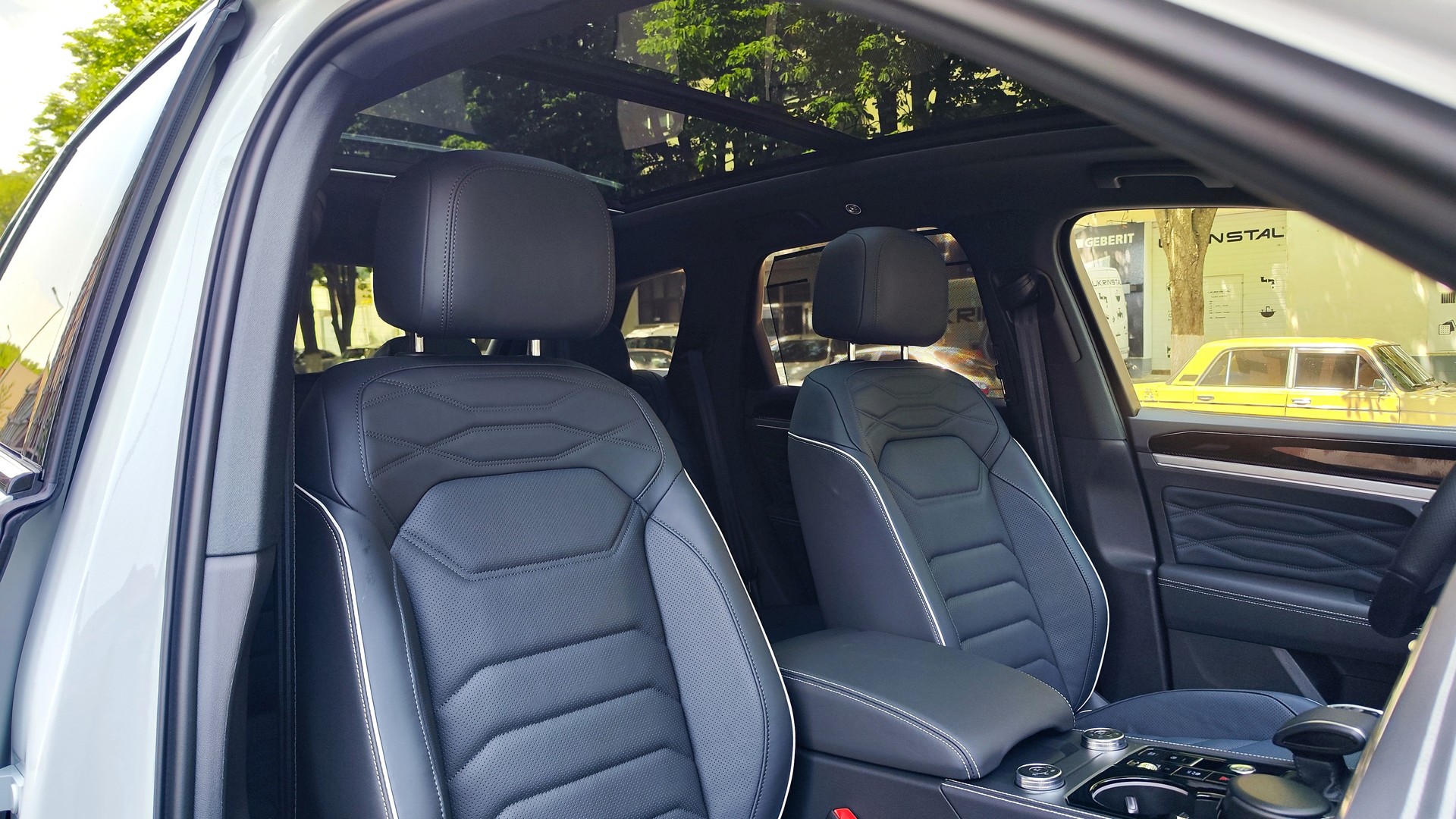 Зображення Touareg R-Line Final Edition2 3.0 V6 TDI
