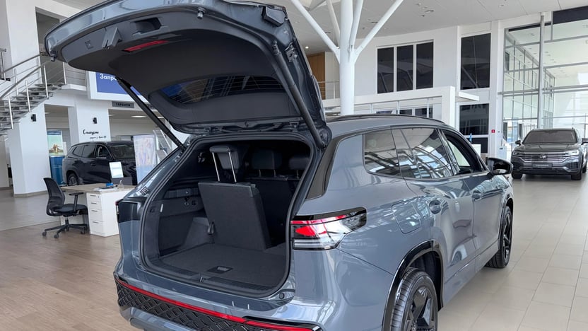 Зображення Tayron R-Line Platinum 2.0 TSI 4M