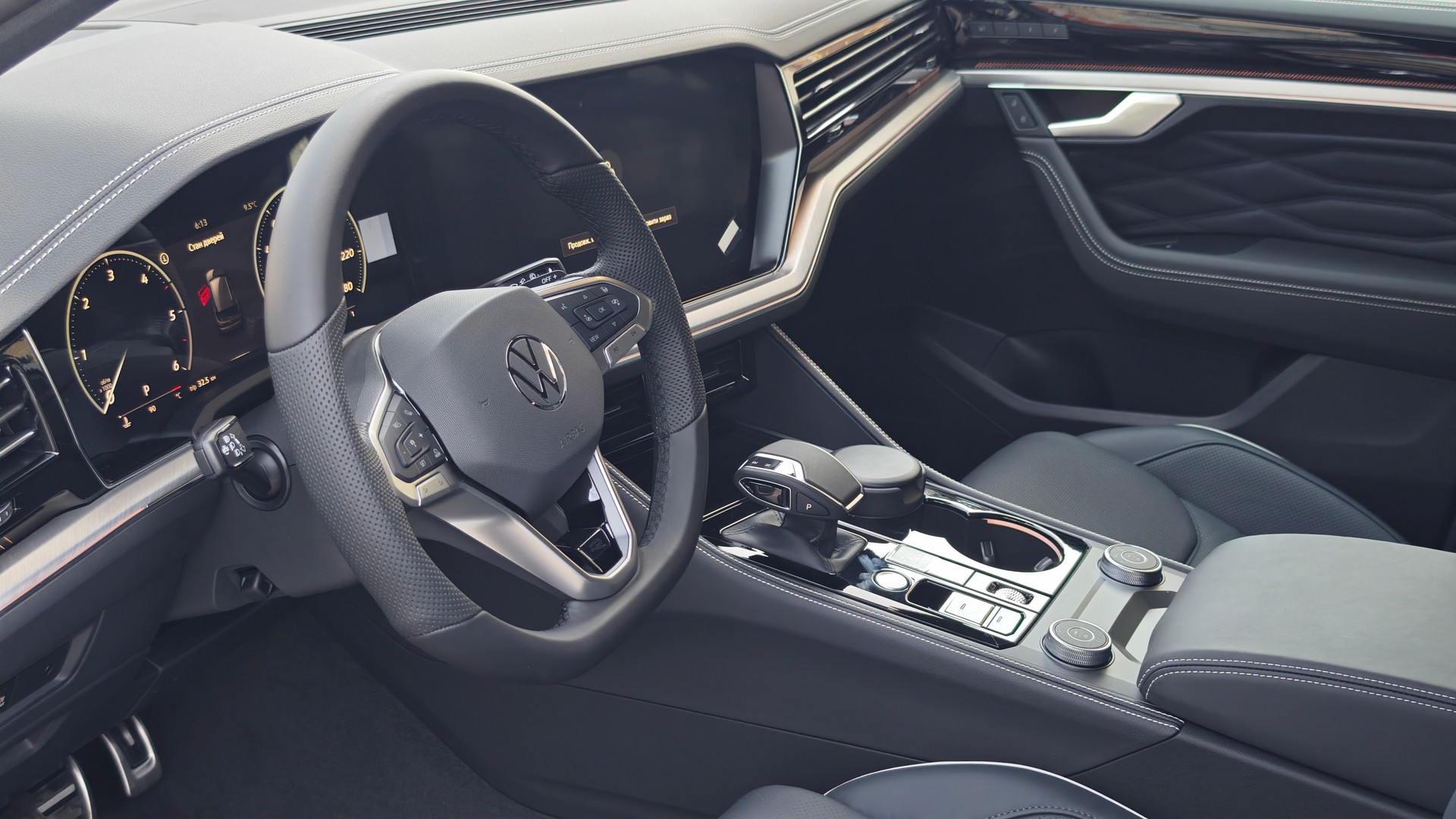 Зображення Touareg R-Line Final Edition2 3.0 V6 TDI