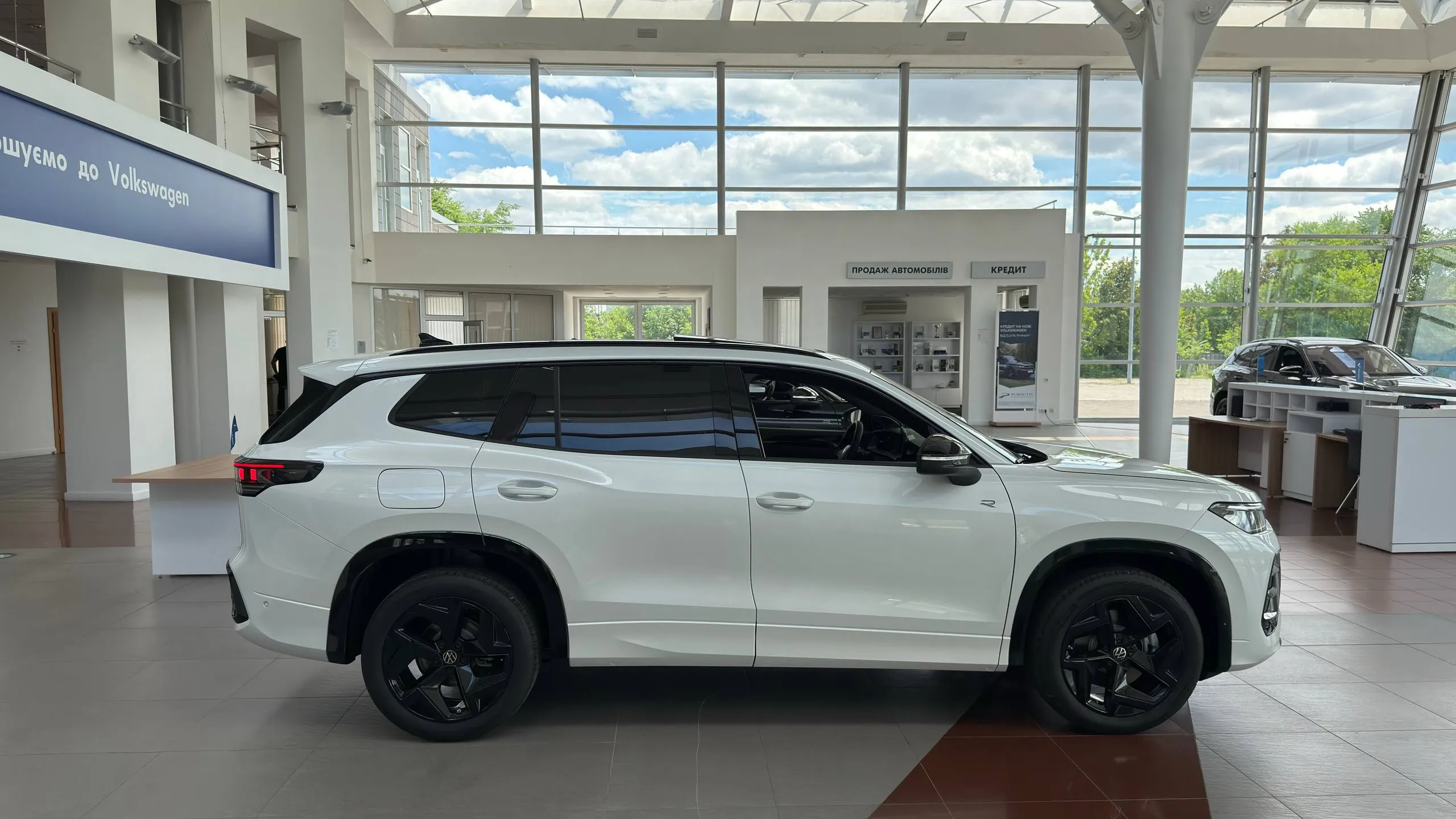 Зображення Tayron R-Line Platinum 2.0 TSI 4M