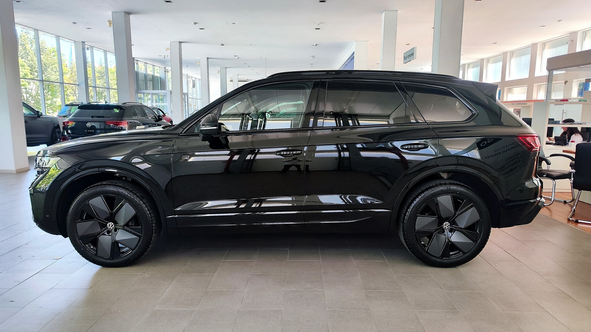 Зображення Touareg R-Line Final Edition2 3.0 V6 TDI