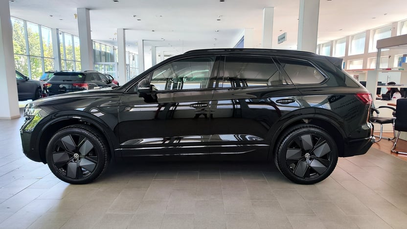 Зображення Touareg R-Line Final Edition2 3.0 V6 TDI