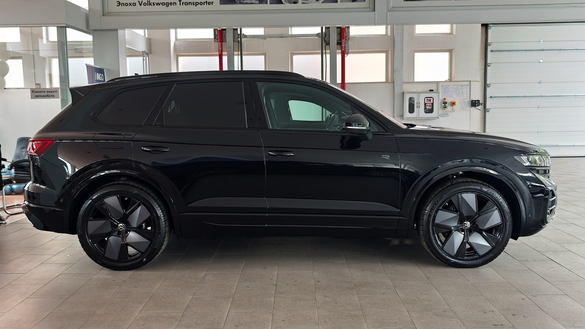 Зображення Touareg R-Line Final Edition2 3.0 V6 TDI