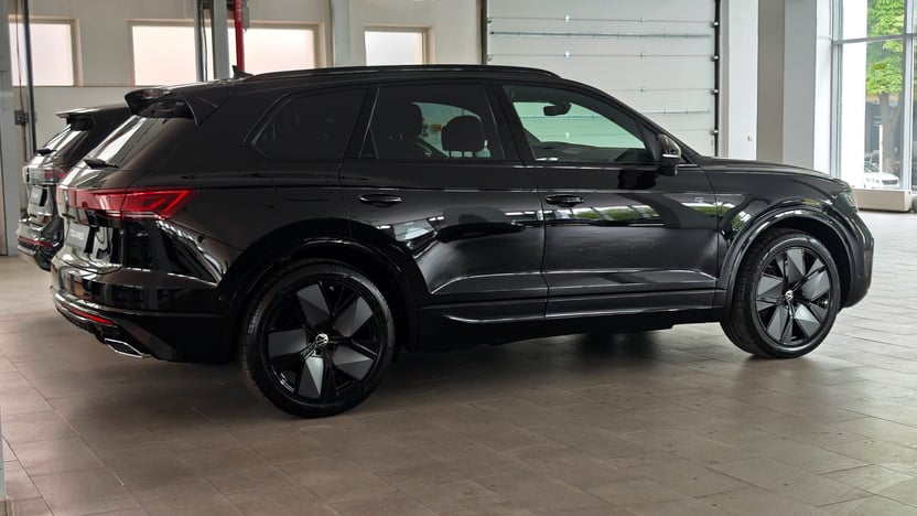 Зображення Touareg R-Line Final Edition2 3.0 V6 TDI