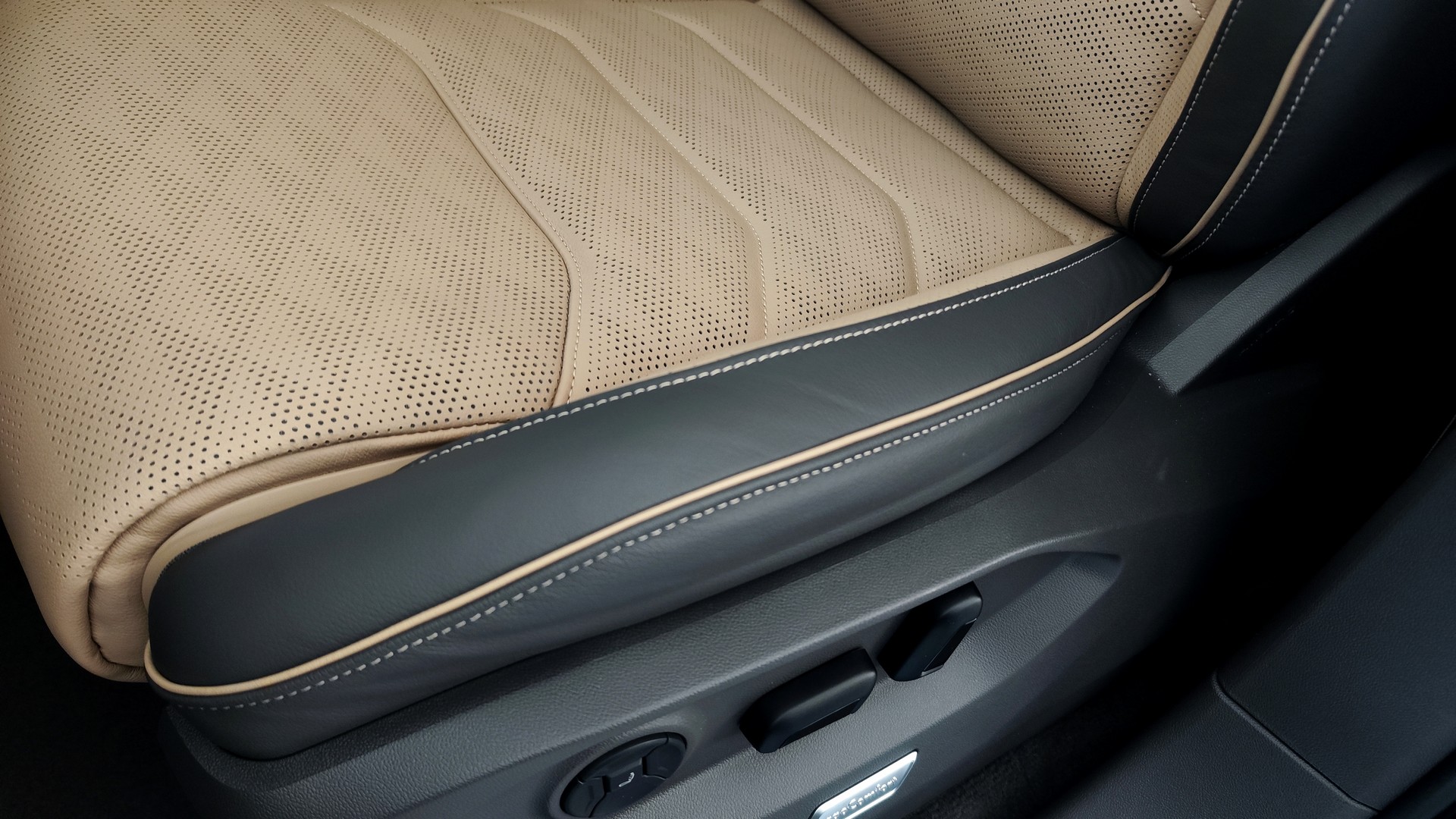Зображення Touareg R-Line Platinum1 3.0 V6 TDI