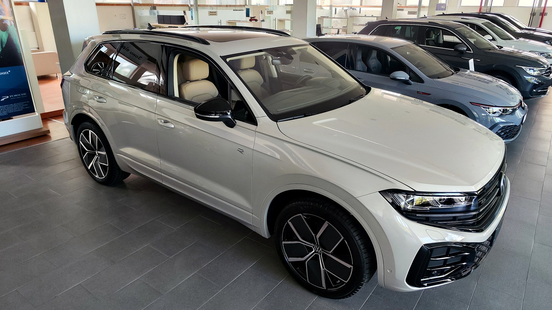 Зображення Touareg R-Line Platinum1 3.0 V6 TDI