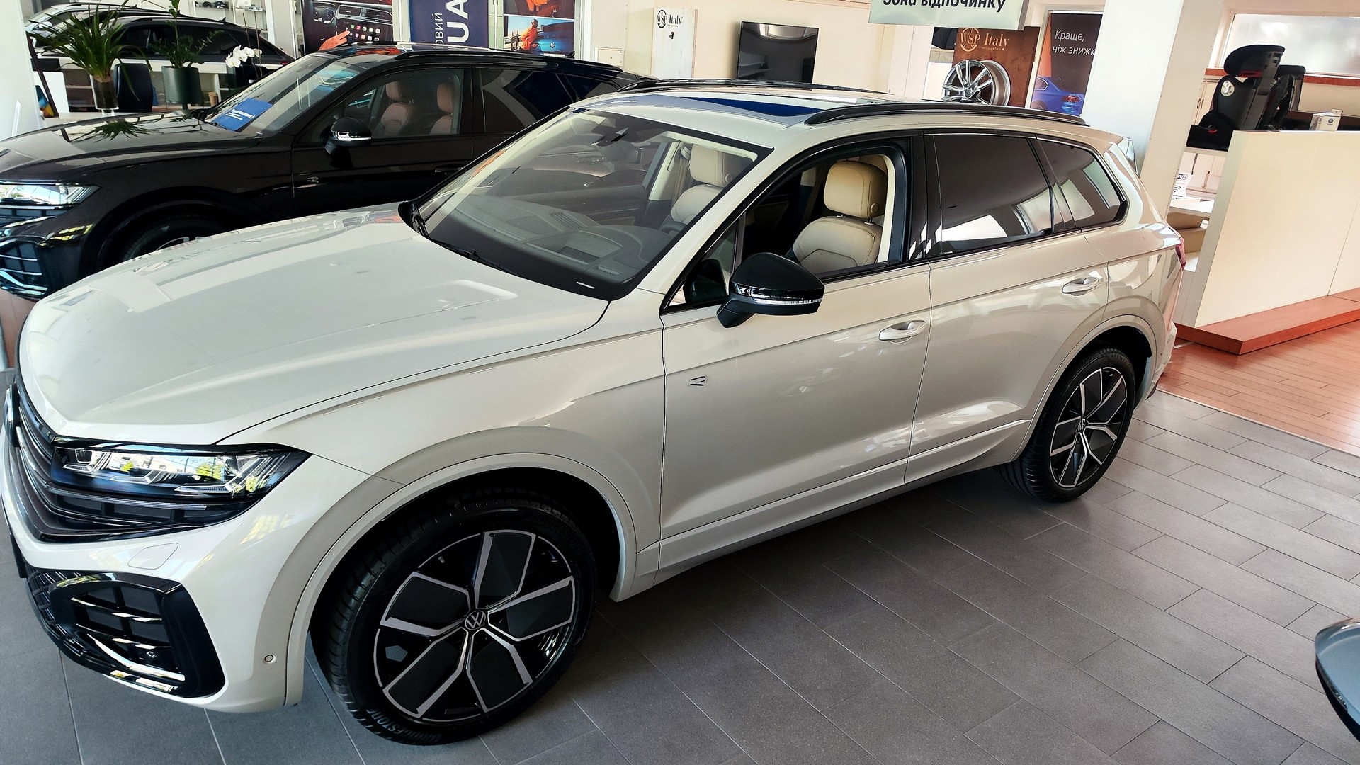 Зображення Touareg R-Line Platinum1 3.0 V6 TDI